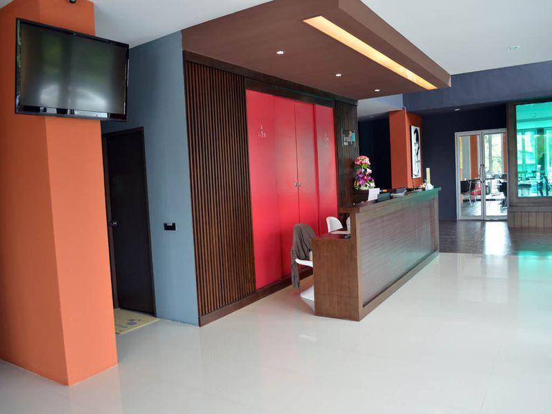 Trendy Hotel Nakhon Pathom Ngoại thất bức ảnh