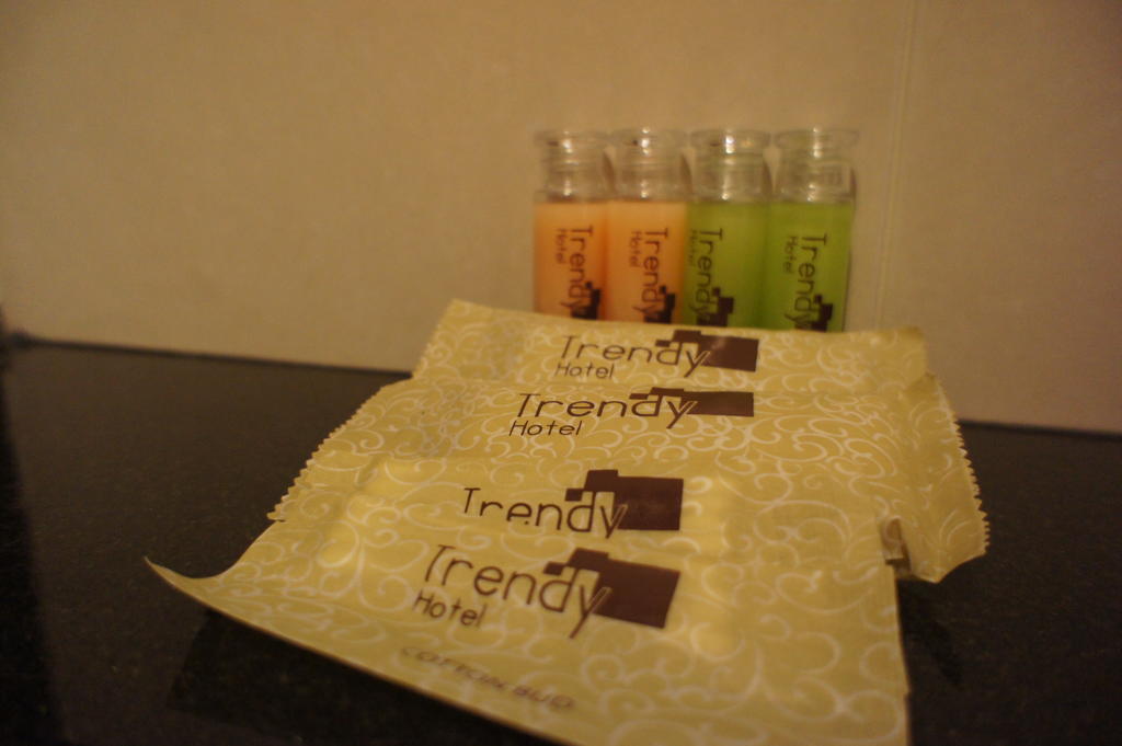 Trendy Hotel Nakhon Pathom Phòng bức ảnh