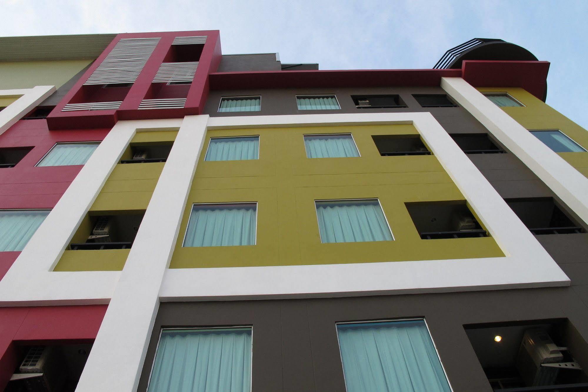 Trendy Hotel Nakhon Pathom Ngoại thất bức ảnh
