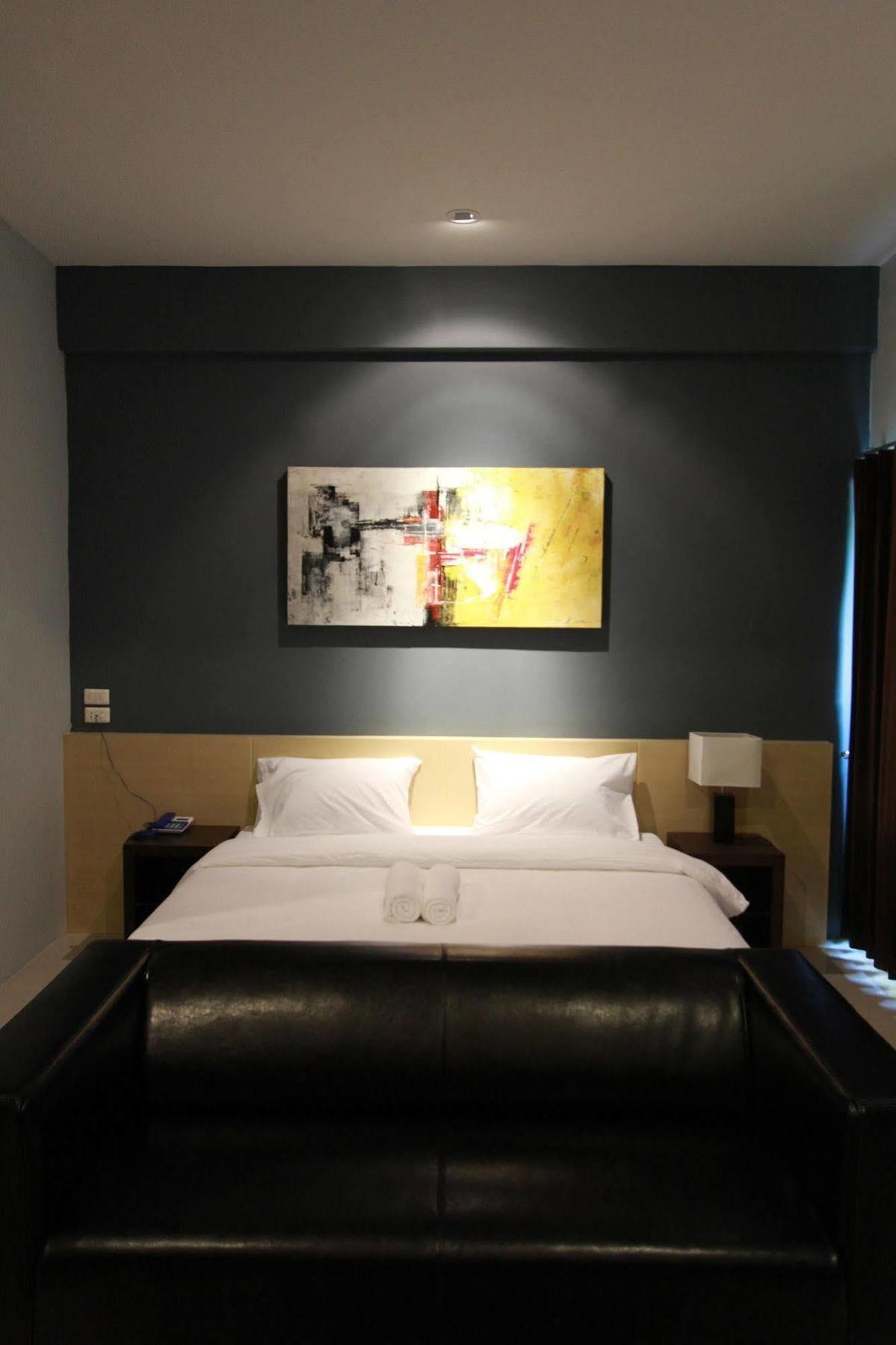 Trendy Hotel Nakhon Pathom Ngoại thất bức ảnh
