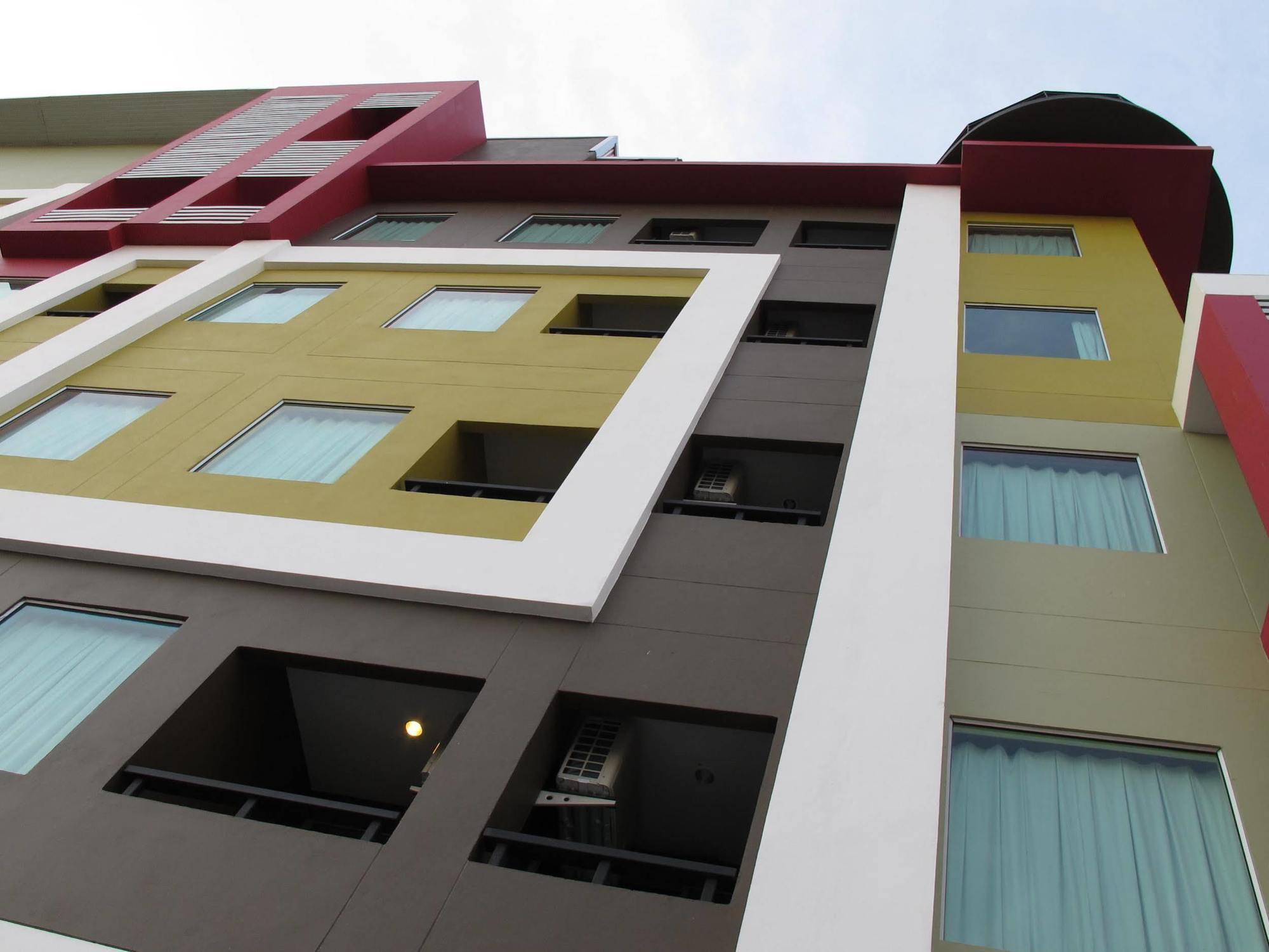 Trendy Hotel Nakhon Pathom Ngoại thất bức ảnh