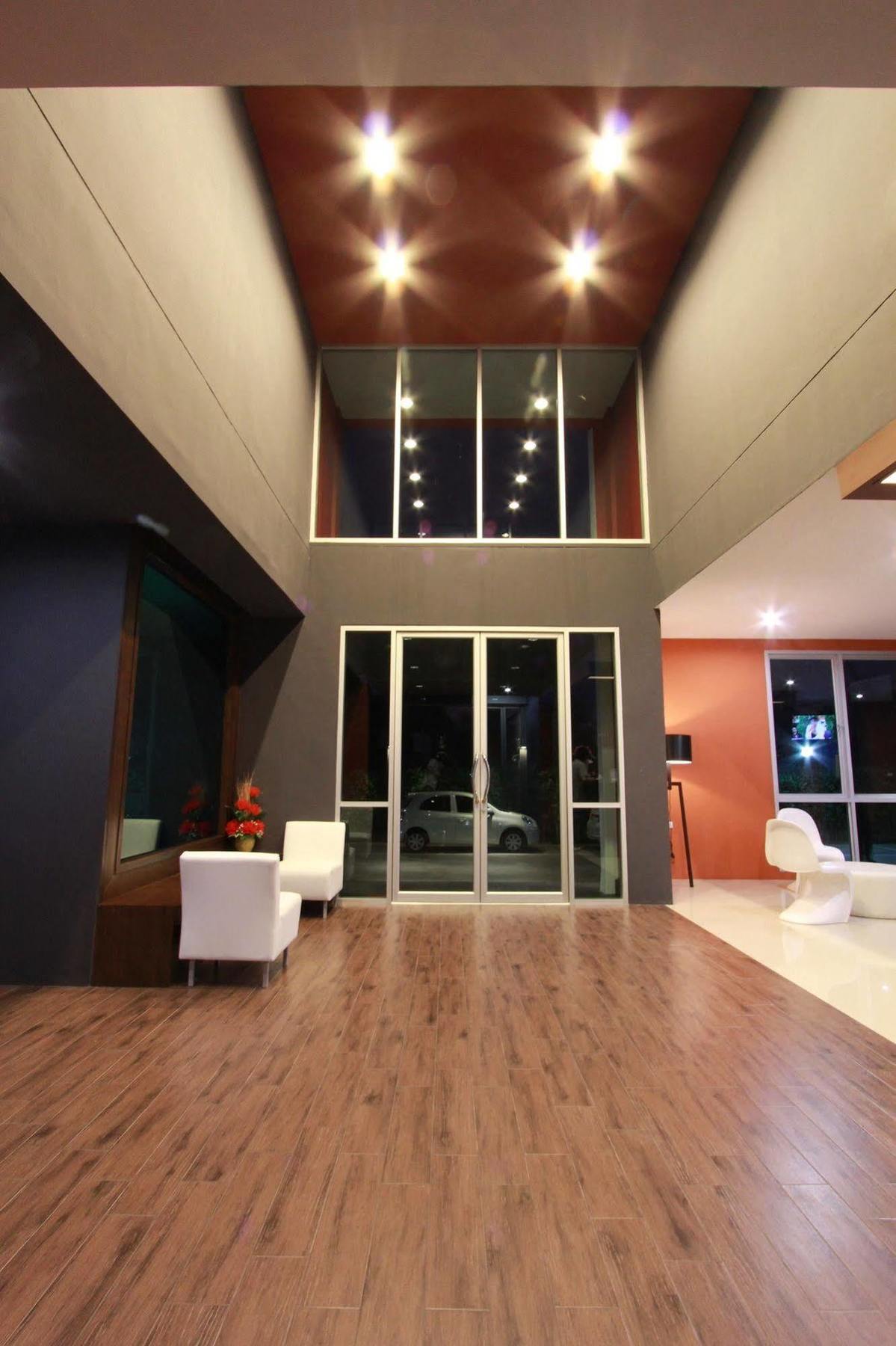 Trendy Hotel Nakhon Pathom Ngoại thất bức ảnh