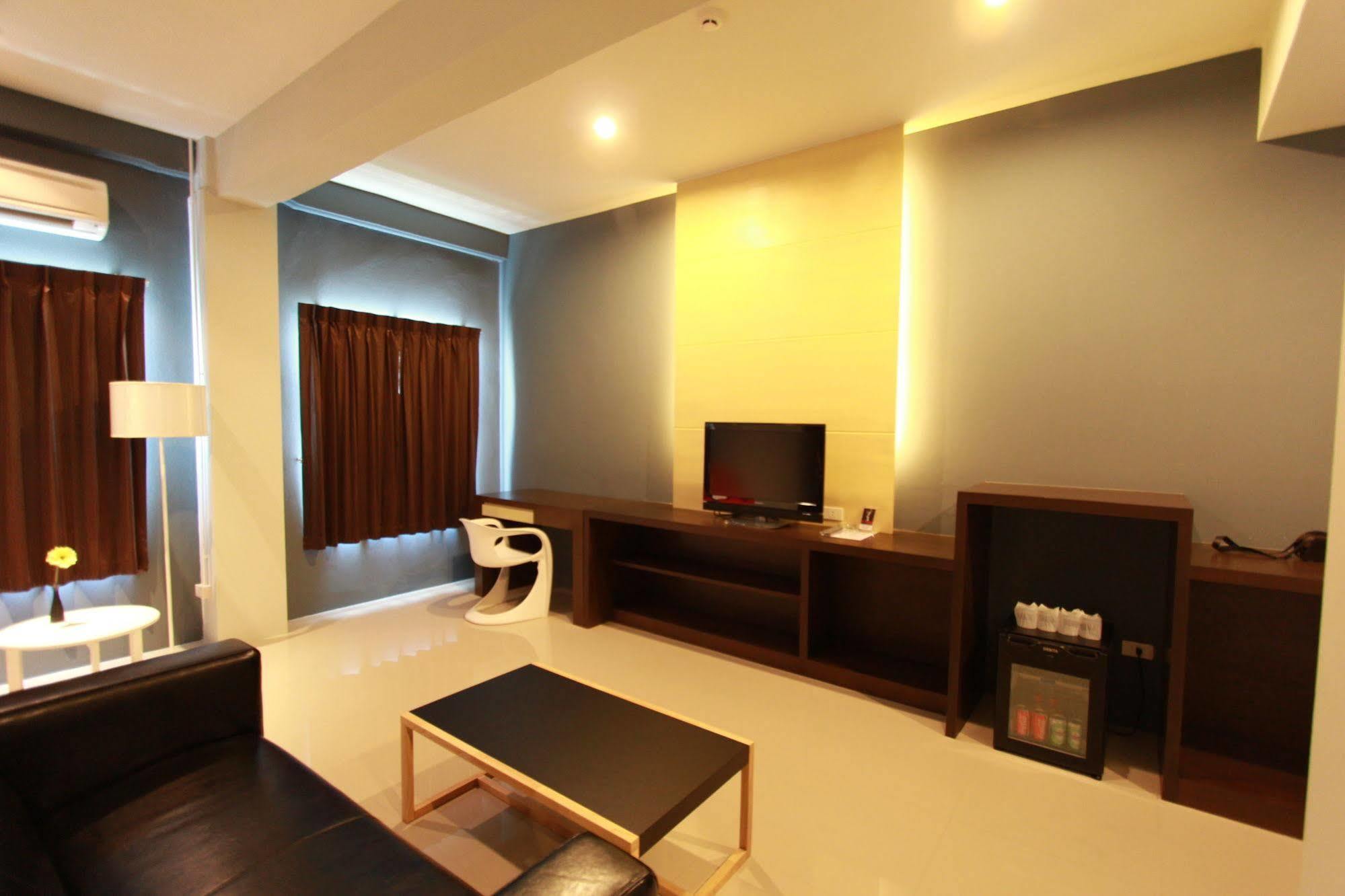 Trendy Hotel Nakhon Pathom Ngoại thất bức ảnh