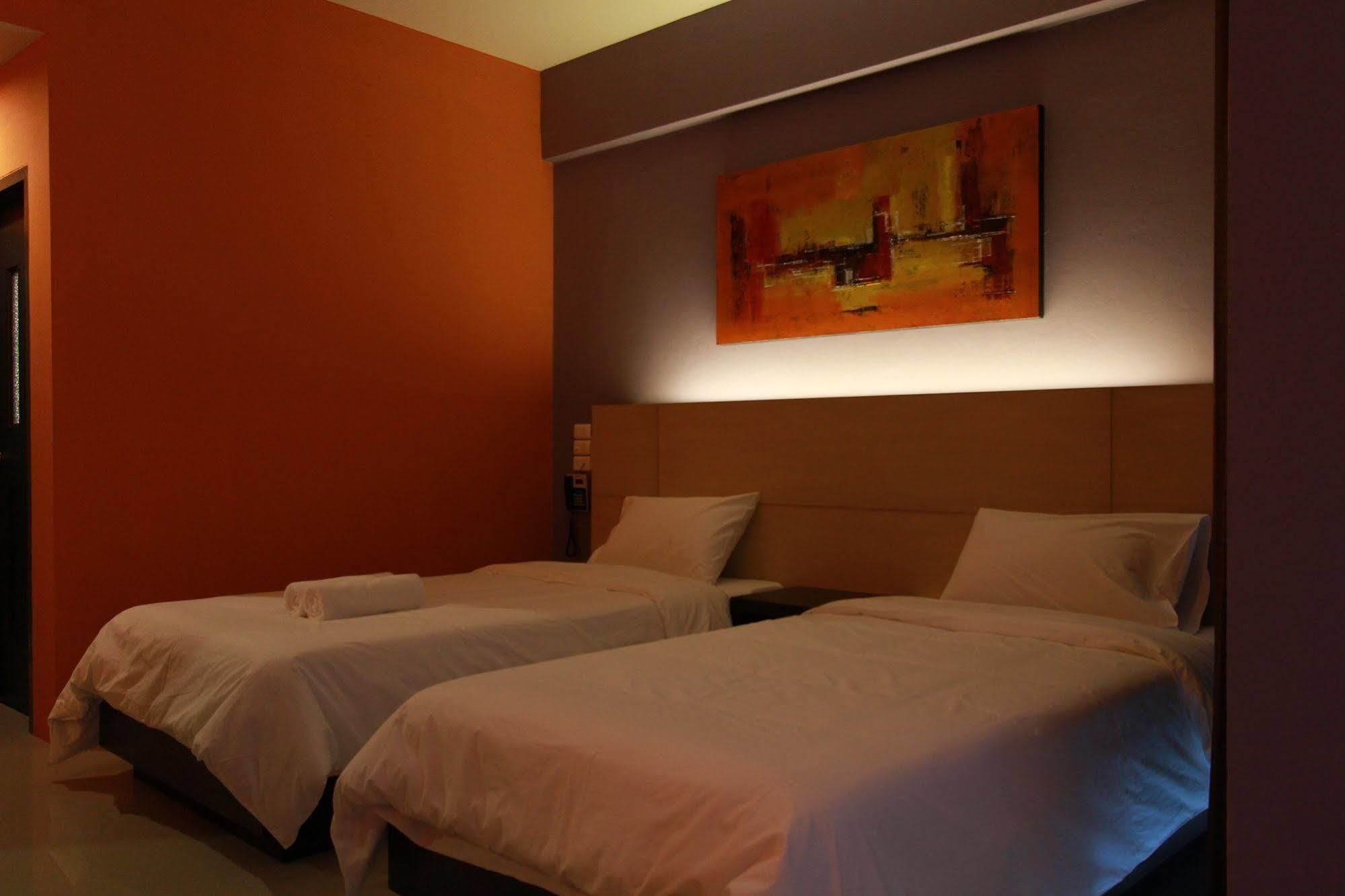 Trendy Hotel Nakhon Pathom Ngoại thất bức ảnh