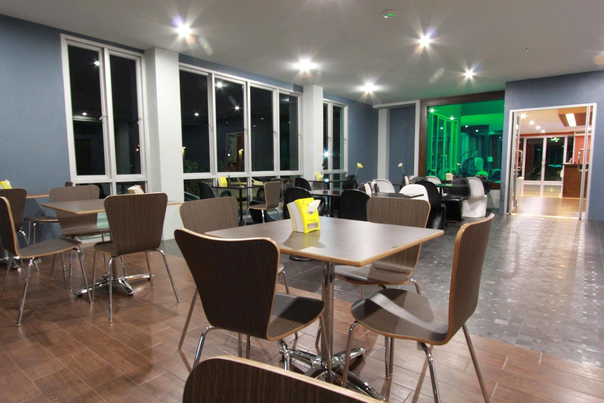 Trendy Hotel Nakhon Pathom Ngoại thất bức ảnh