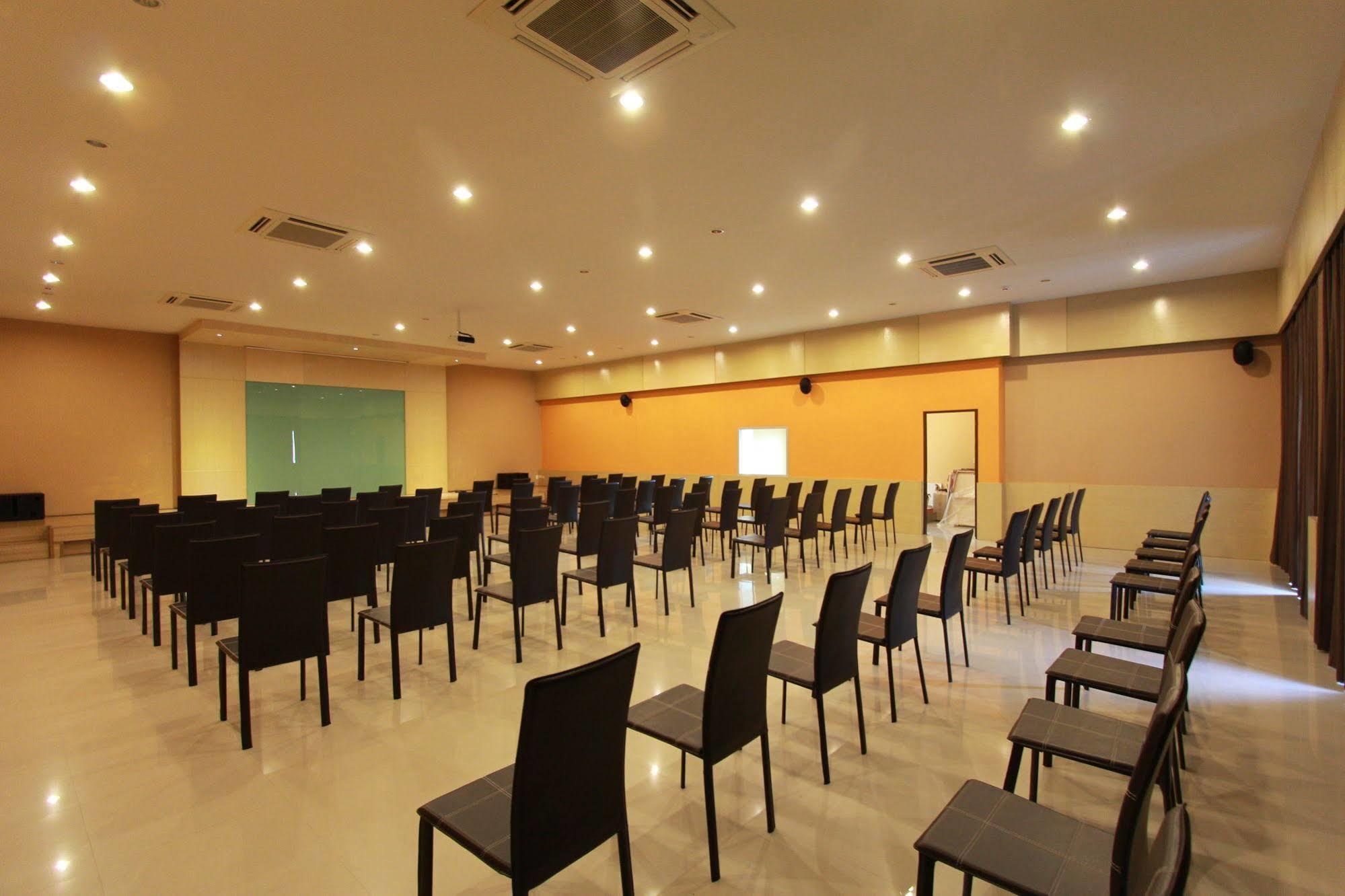 Trendy Hotel Nakhon Pathom Ngoại thất bức ảnh